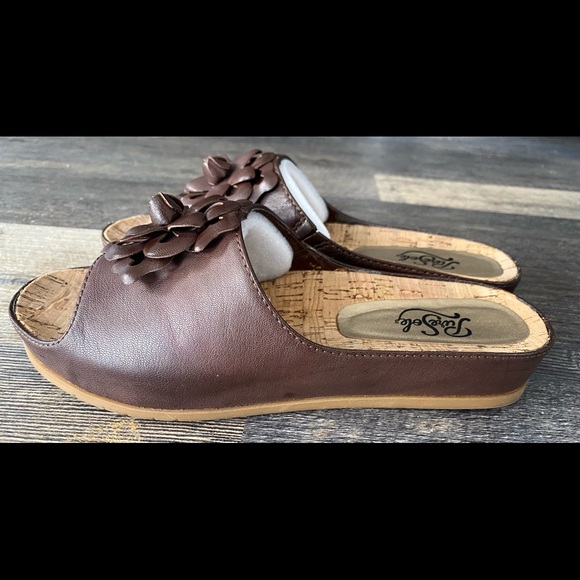 Pure Sole Sandals - Picture 3 of 5